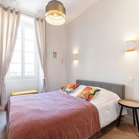 Philibert - Traditional With Historical Fresco דירה ניס