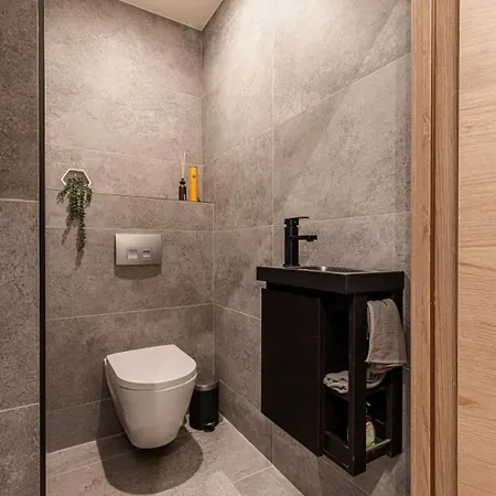 Philibert - Traditional With Historical Fresco *