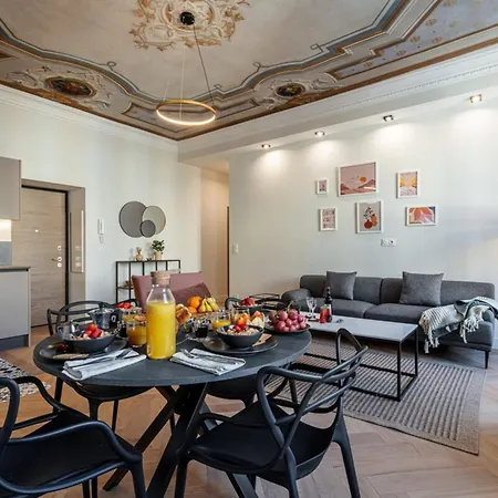 Philibert - Traditional With Historical Fresco