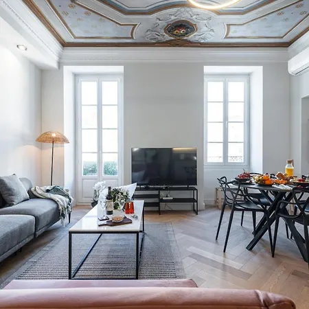 Lejlighed Philibert - Traditional With Historical Fresco